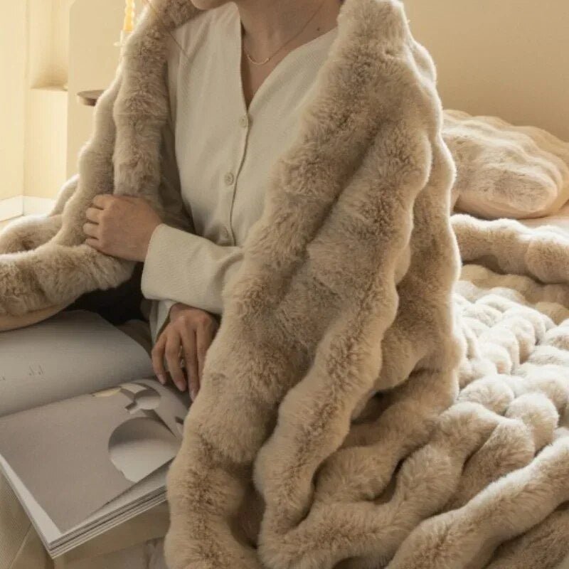 Ultra-Soft Plush Throw Blanket for Couch, Bed & Living Room – Cozy Fleece Cover for Winter Warmth | Thomler