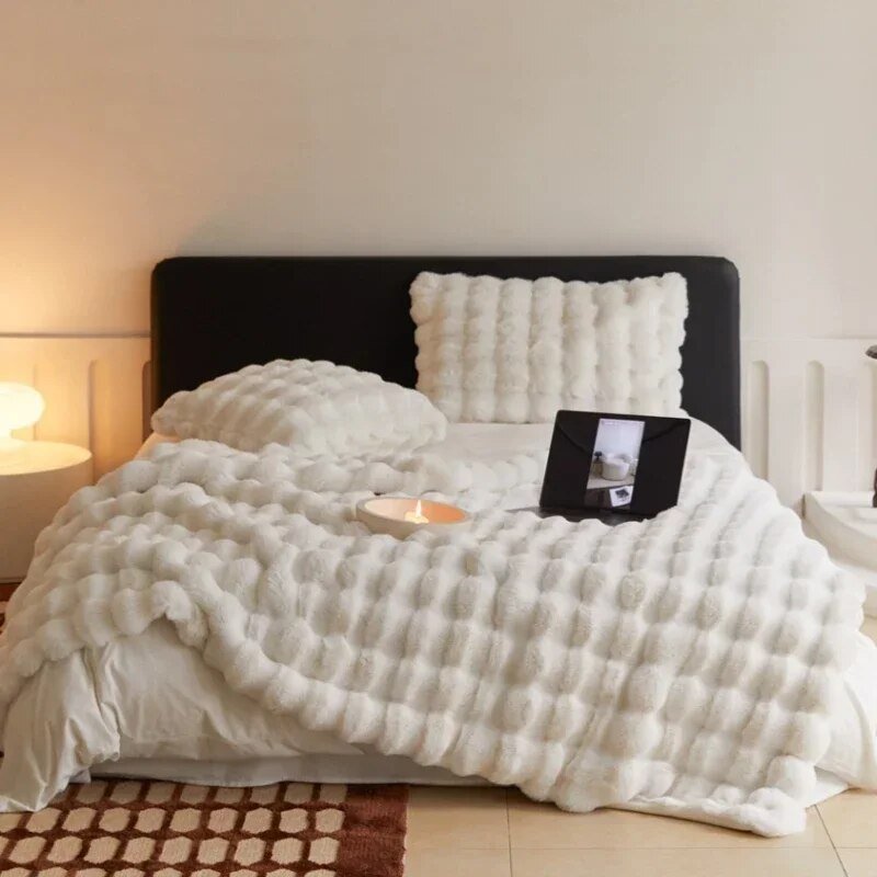Ultra-Soft Plush Throw Blanket for Couch, Bed & Living Room – Cozy Fleece Cover for Winter Warmth | Thomler