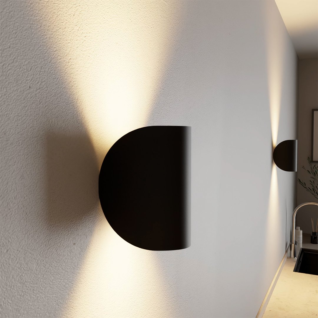 Dual-Beam Adjustable LED Wall Light – Aluminum Up-Down Sconce for Hallways & Bedrooms – Rotatable Accent Fixture for Modern Interiors | Thomler