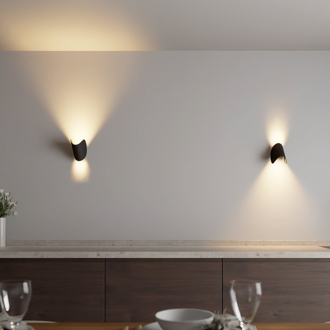 Dual-Beam Adjustable LED Wall Light – Aluminum Up-Down Sconce for Hallways & Bedrooms – Rotatable Accent Fixture for Modern Interiors | Thomler