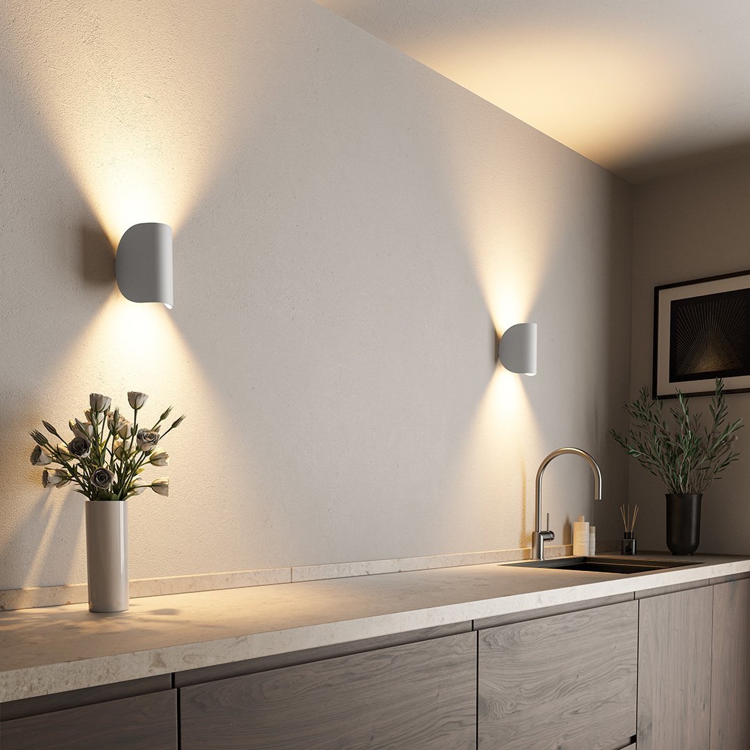 Dual-Beam Adjustable LED Wall Light – Aluminum Up-Down Sconce for Hallways & Bedrooms – Rotatable Accent Fixture for Modern Interiors | Thomler