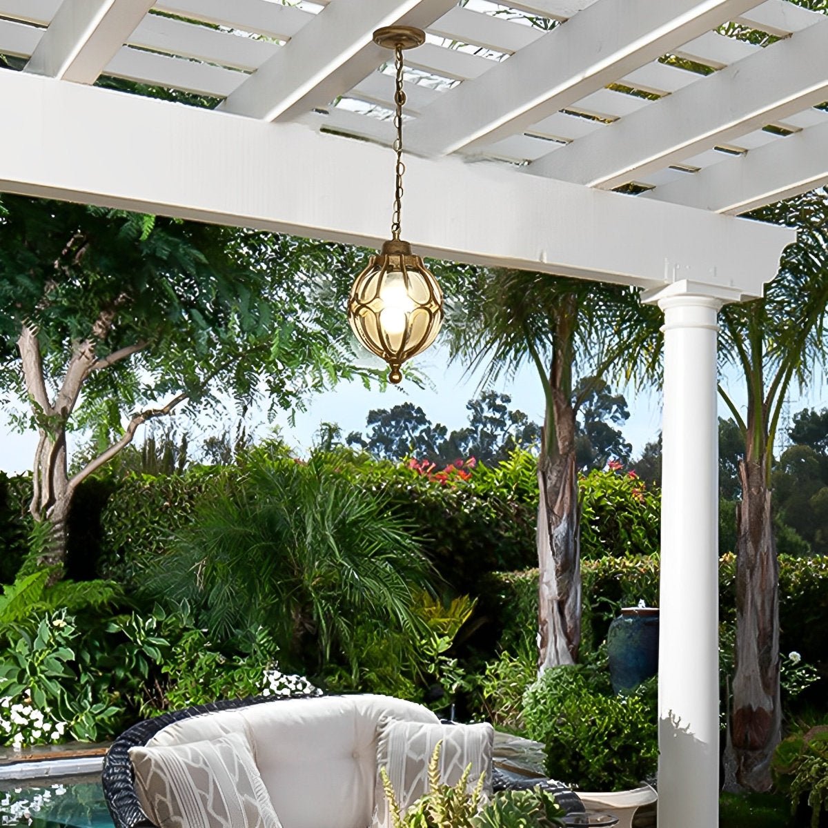 Weather-Resistant Sphere Pendant with Metal Housing for Patio & Porch – E27 Socket | Thomler