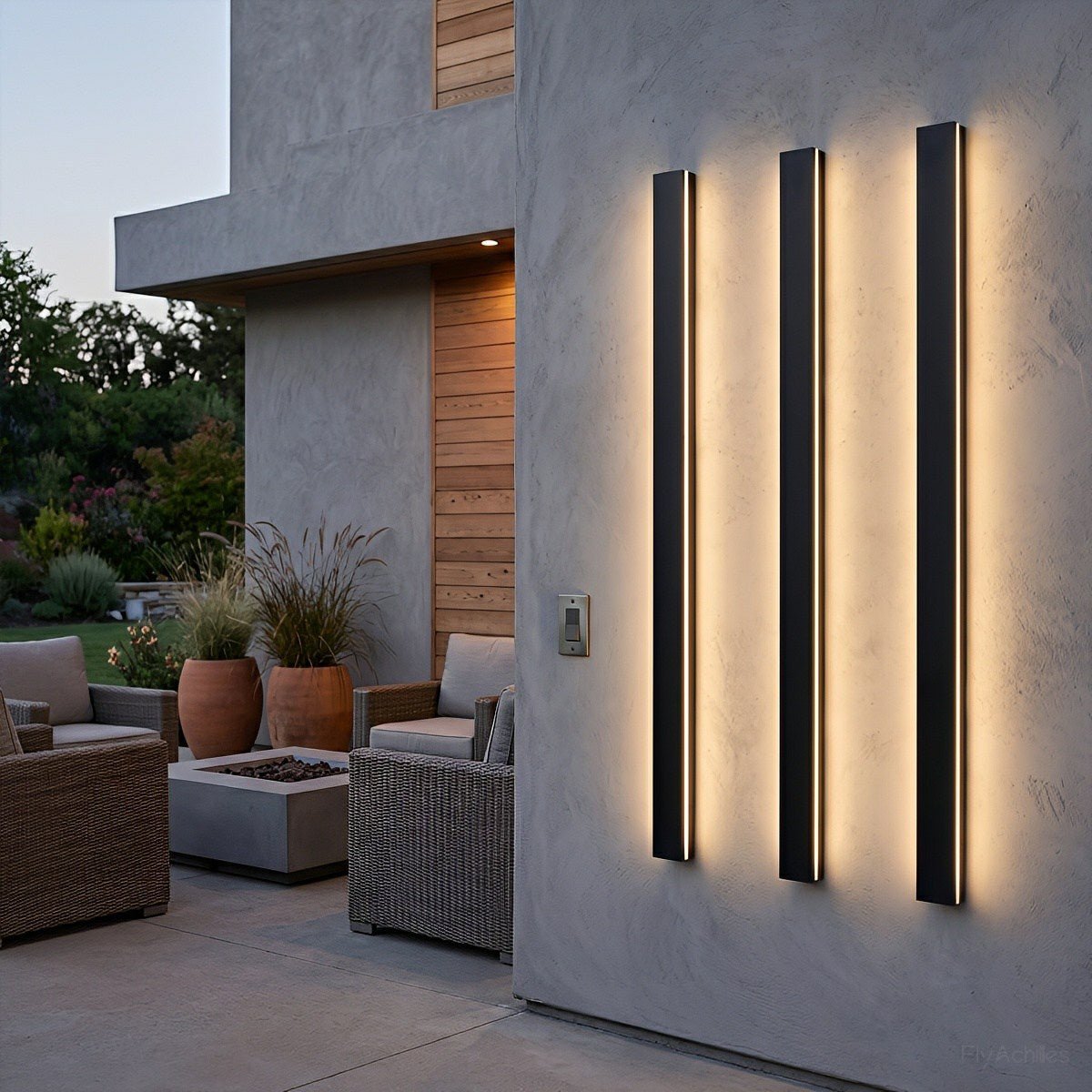 Linear Aluminum Exterior Sconce 485lm IP65 Rated for Entryway Deck Pathway Facade in Black | Thomler