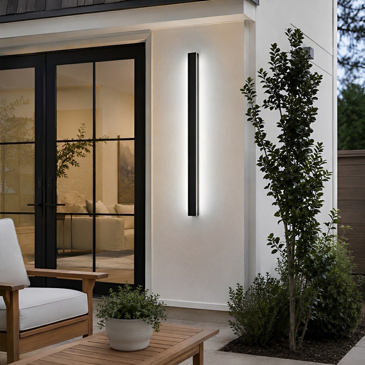 Linear Aluminum Exterior Sconce 485lm IP65 Rated for Entryway Deck Pathway Facade in Black | Thomler