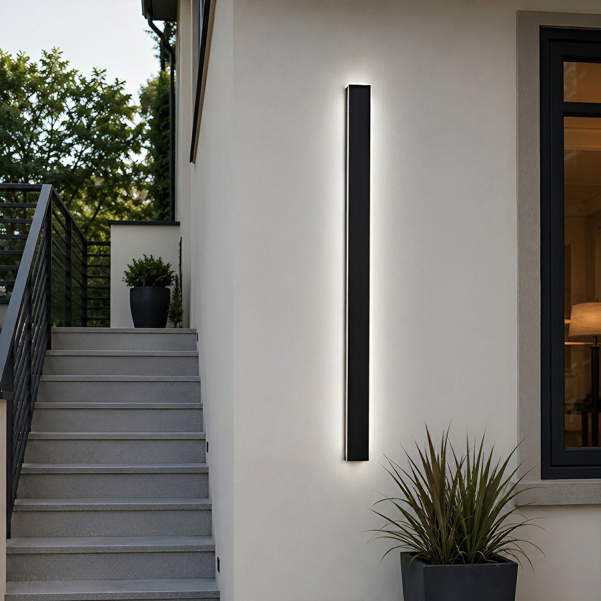 Linear Aluminum Exterior Sconce 485lm IP65 Rated for Entryway Deck Pathway Facade in Black | Thomler