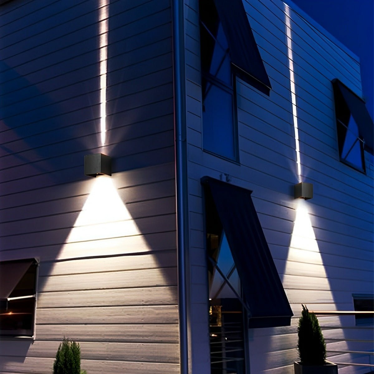 Wall Light Cast Aluminium 12W IP65 Outdoor Facade Patio Up Down Sconce Warm White Waterproof Garden Lighting | Thomler
