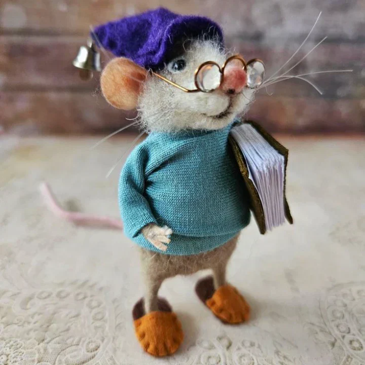 Felted Wool Mouse Figurine – Handmade Artisan Ornament for Christmas Tree, Holiday Mantel Display & Year-Round Shelf Decor | Thomler