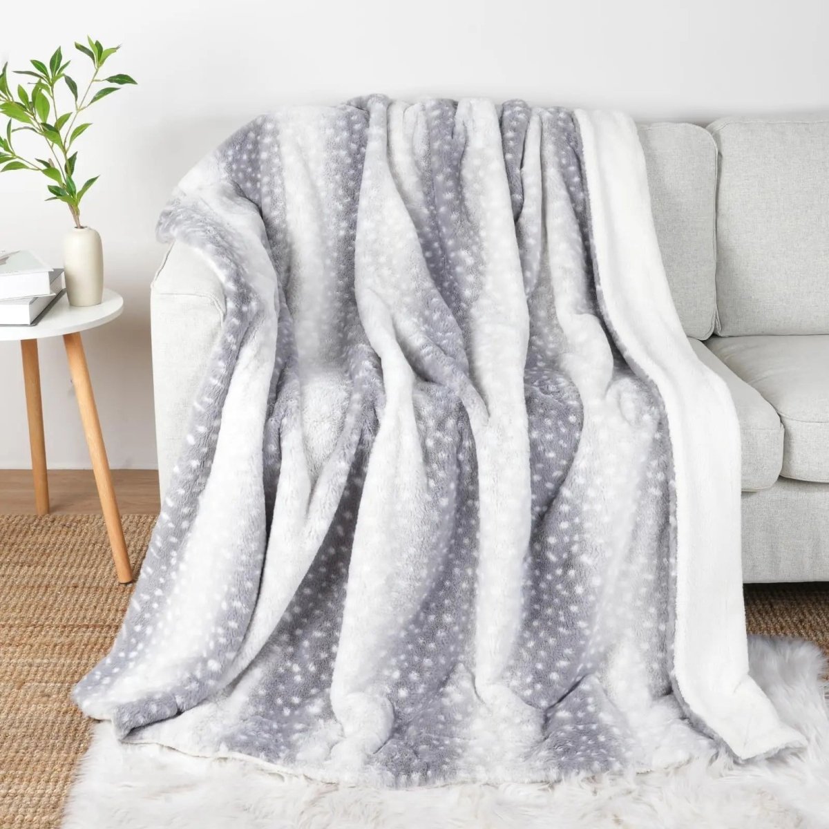 Reversible Faux Fur Throw Blanket with Woodland Deer Print – Double-Sided Plush for Couch, Bed & Living Room | Thomler