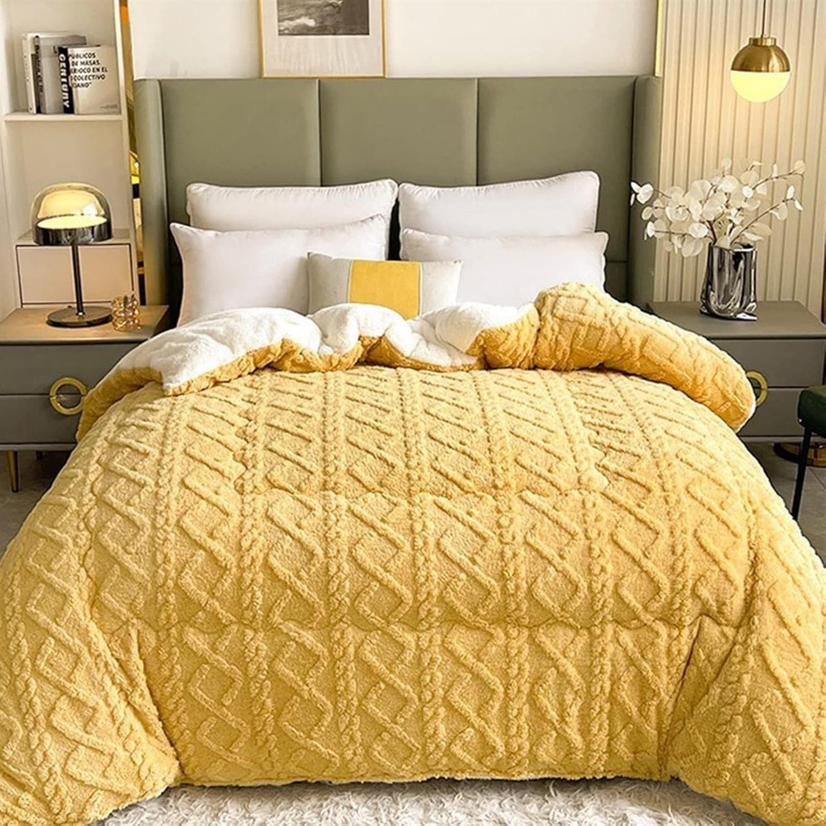 Reversible Quilted Sherpa Throw – Dual-Sided Fleece Blanket with Geometric Design for Couch, Bed & Living Room | Thomler